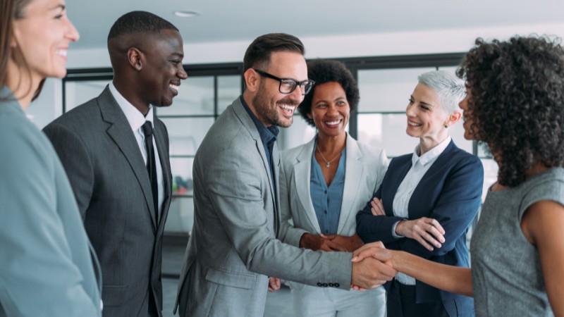 La signature d'un partenariat avec une nouvelle entreprise partenaire