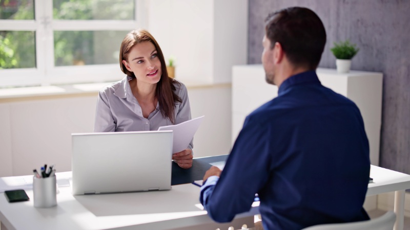Un auditeur rattaché à la direction générale