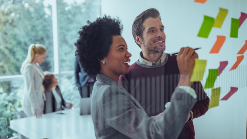 Une équipe qui cartographie les risques en entreprise